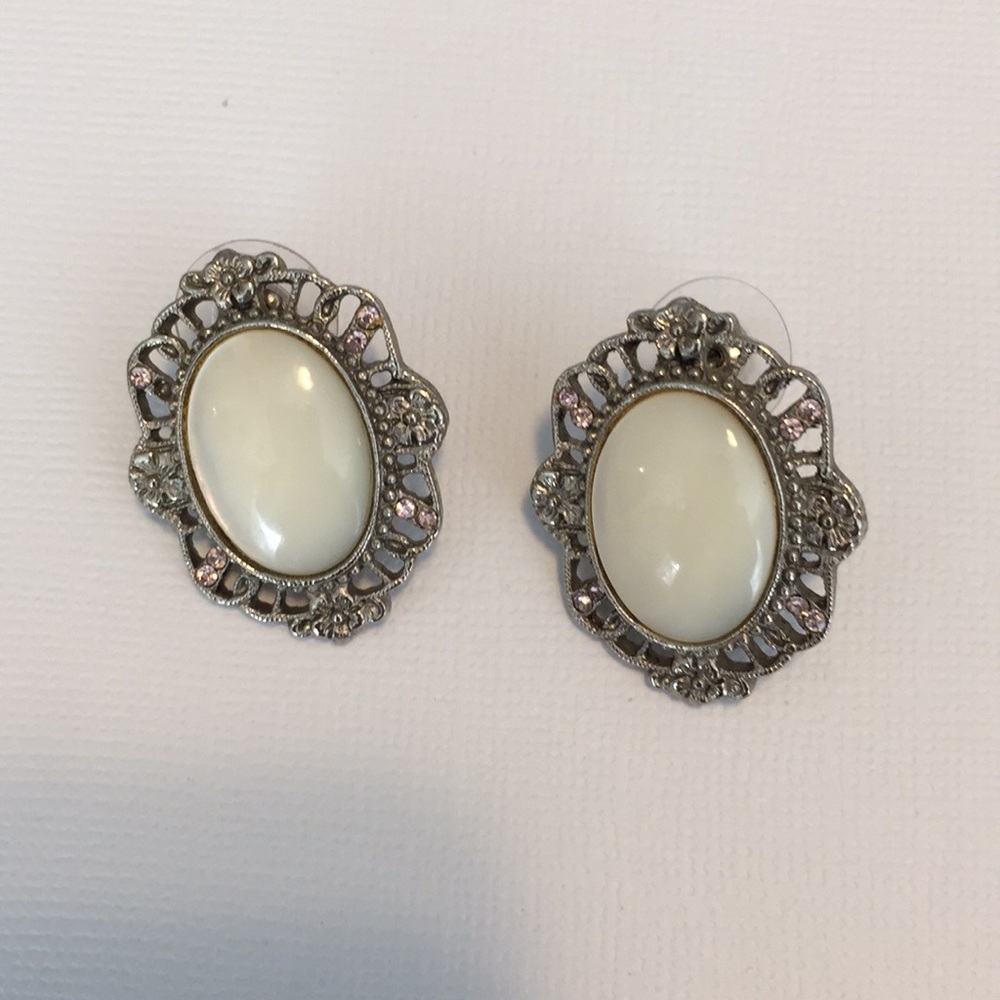 🦋 “Vintage” (age unknown) Earrings